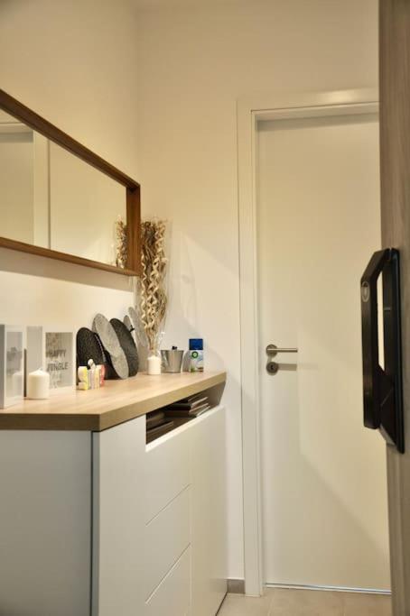 New Studio Apartment In Central Budapest - Free Parking Экстерьер фото