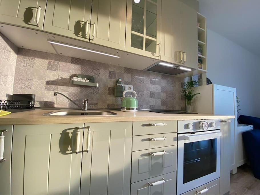 New Studio Apartment In Central Budapest - Free Parking Экстерьер фото