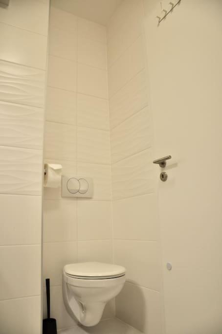 New Studio Apartment In Central Budapest - Free Parking Экстерьер фото