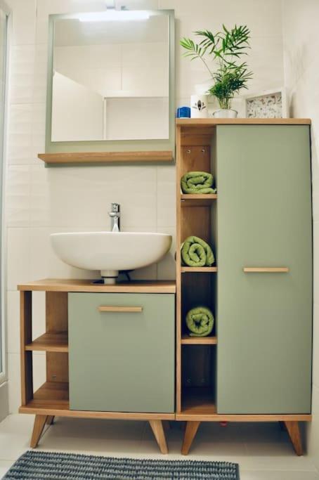 New Studio Apartment In Central Budapest - Free Parking Экстерьер фото